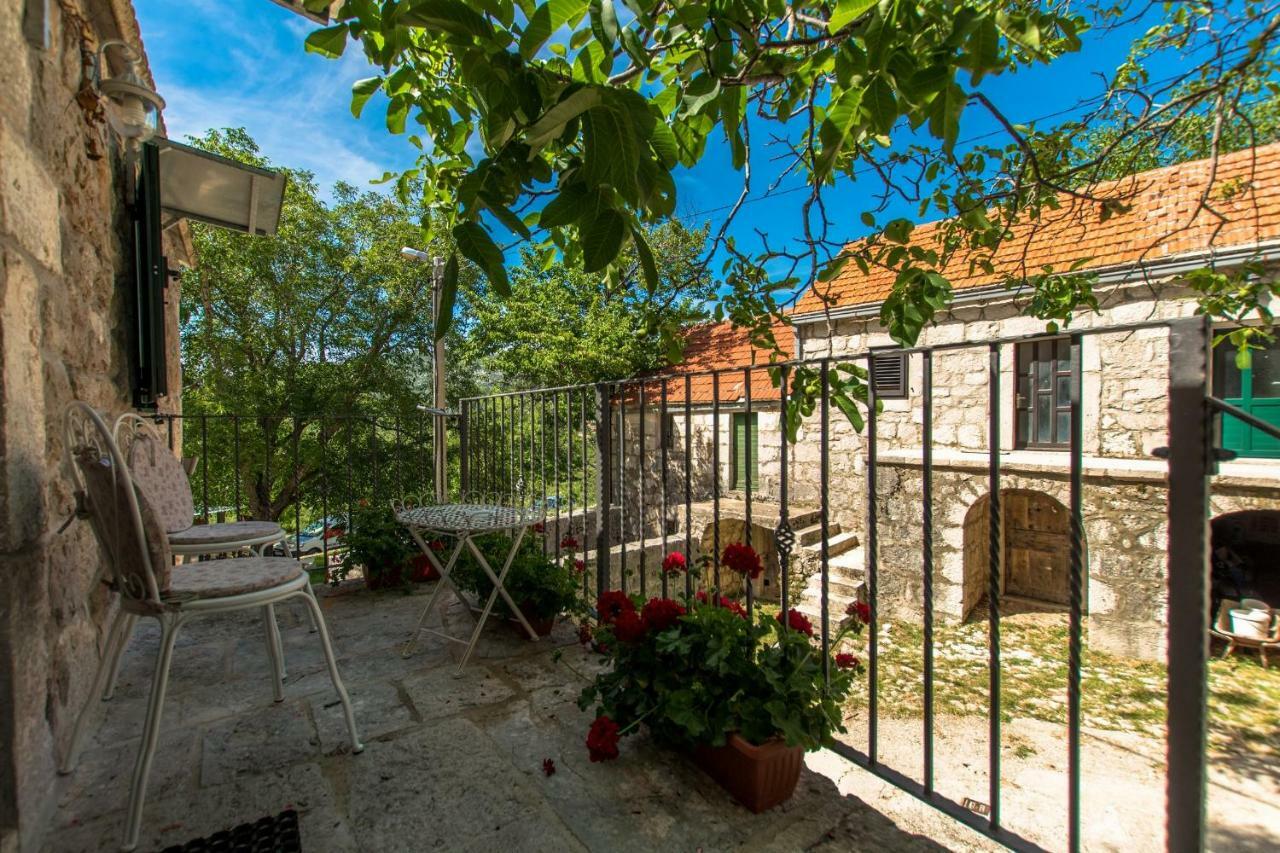 Holiday Home Godinj Donje Rascane Eksteriør billede